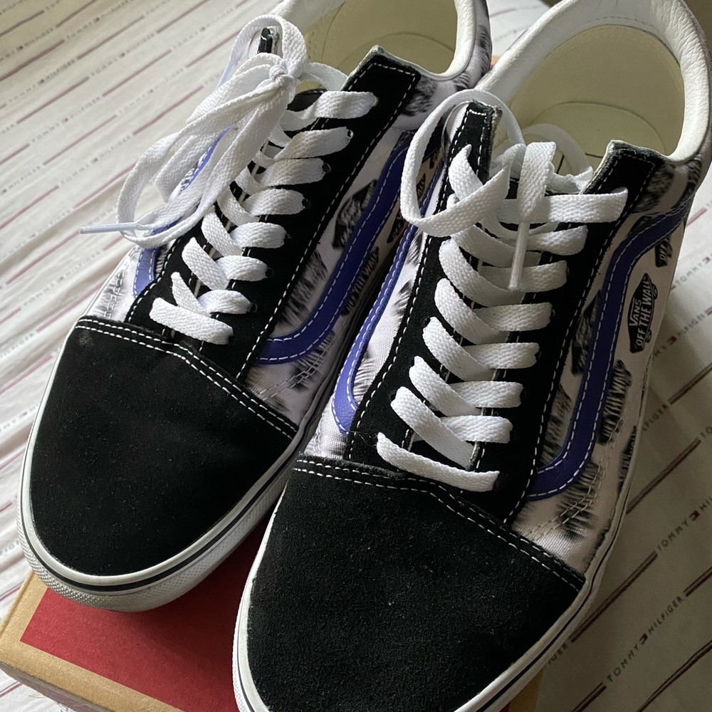 lowtop vans - Picture 2 of 3
